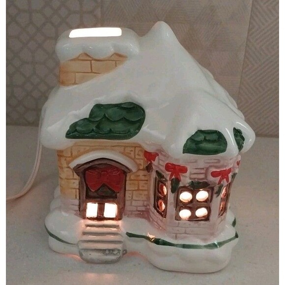 Vintage 80's Christmas Around The World Lighted Snowhouse House Of Lloyd Decor - Picture 2 of 16